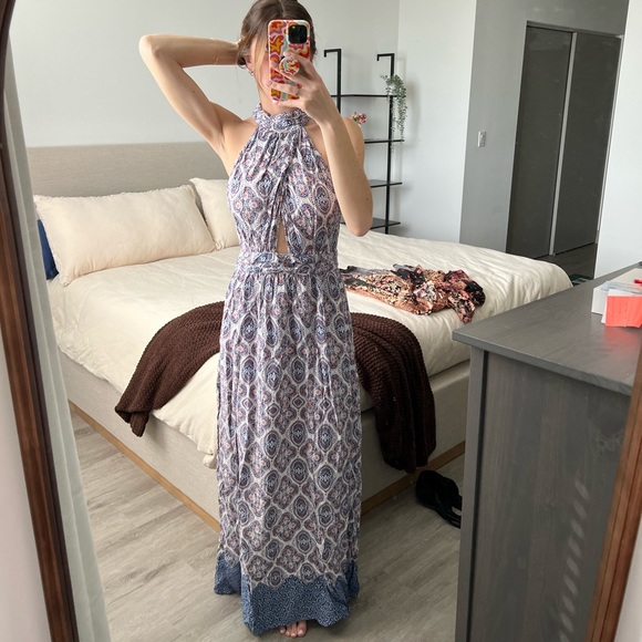 Long maxi dress with open back - Picture 1 of 2